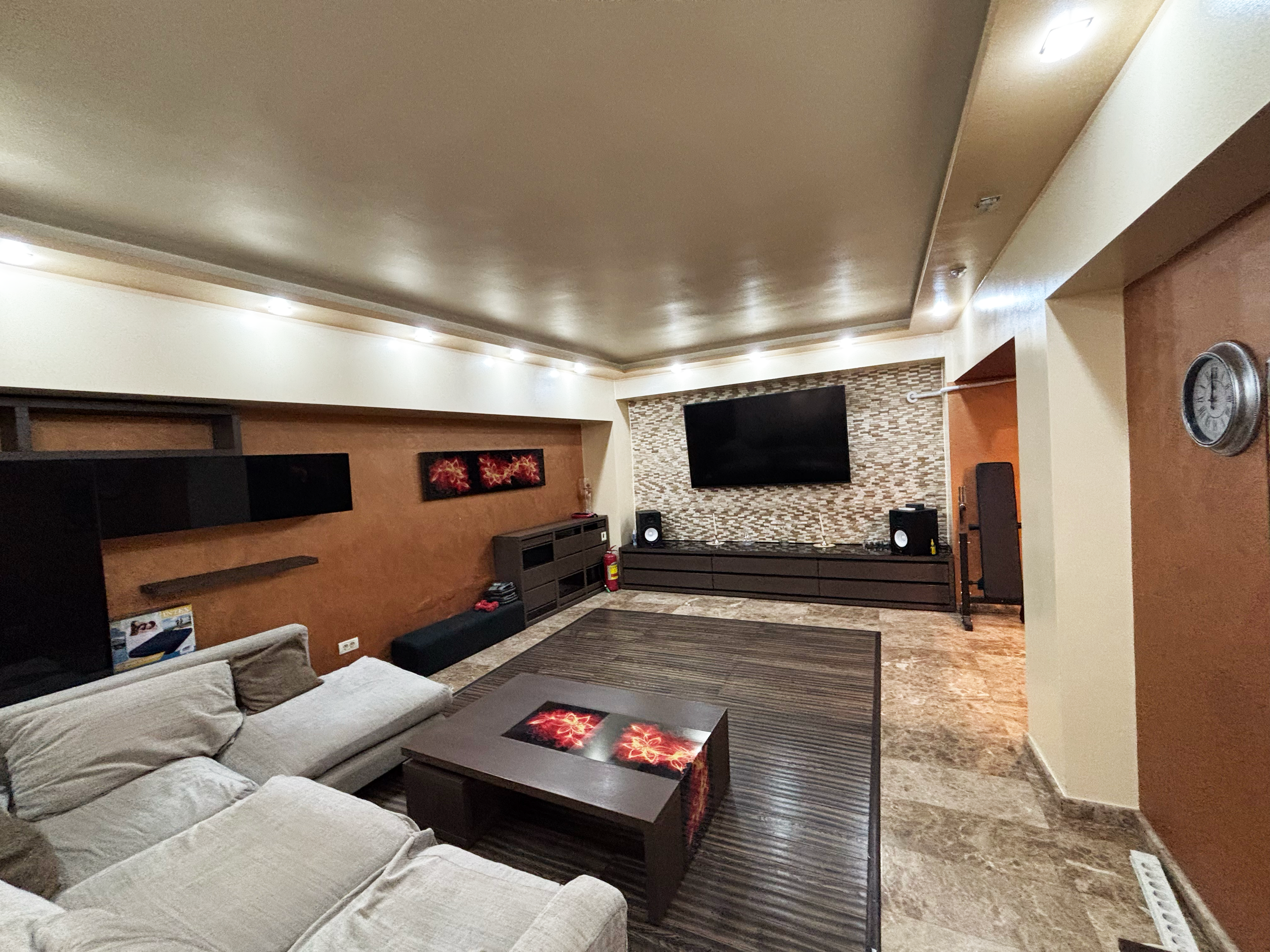 Apartament unic cu 3 camere de vânzare în Năvodari